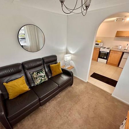Semi-Detached 1-Bedroom Chalet Uddingston Exteriér fotografie