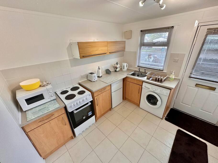 Semi-Detached 1-Bedroom Chalet Uddingston Exteriér fotografie