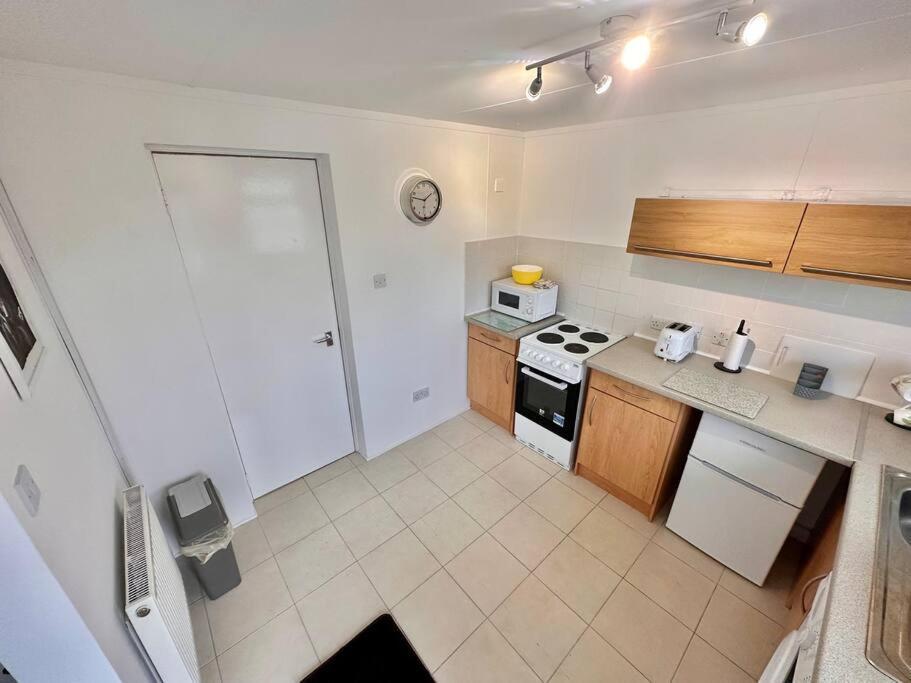 Semi-Detached 1-Bedroom Chalet Uddingston Exteriér fotografie