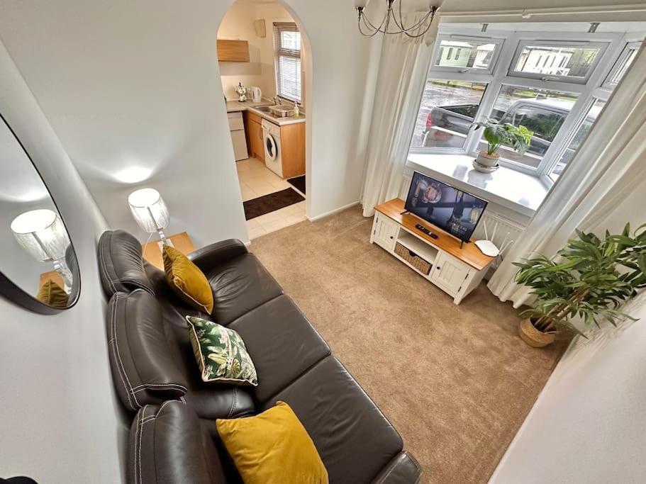 Semi-Detached 1-Bedroom Chalet Uddingston Exteriér fotografie